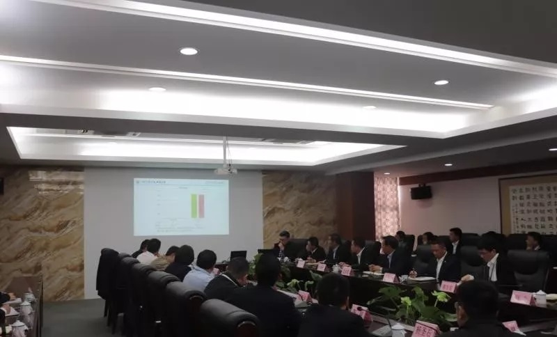 傳統(tǒng)會(huì)議現(xiàn)場(chǎng) 傳統(tǒng)會(huì)議現(xiàn)場(chǎng)